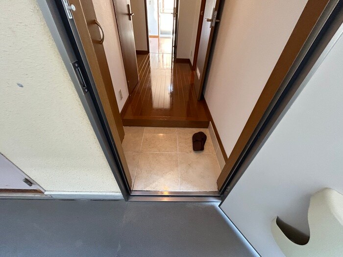 物件内観写真17　(玄関)