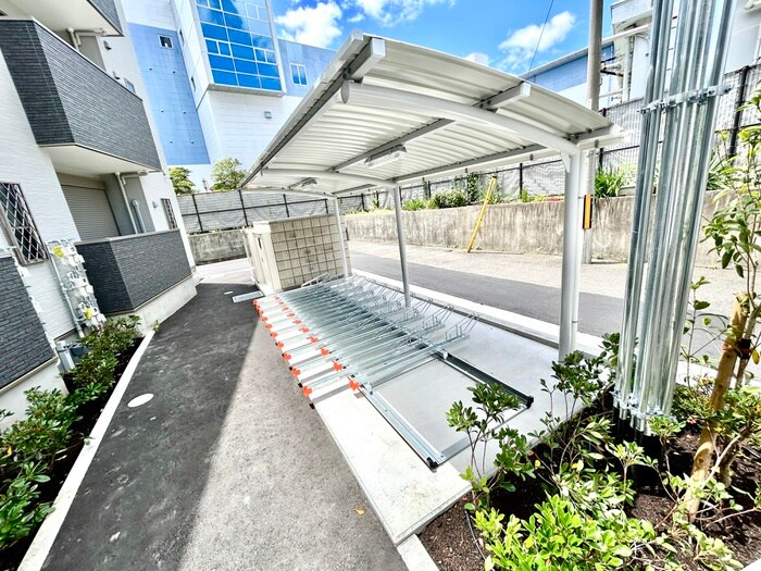 物件外観写真5　(駐輪場)