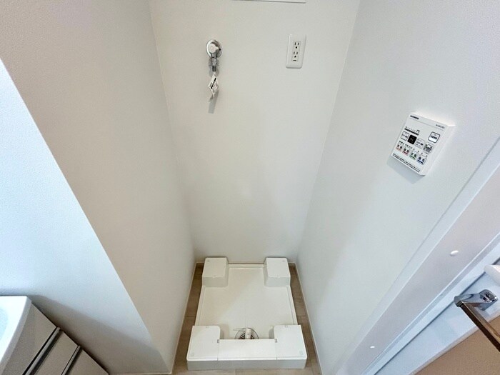 物件内観写真18　(洗濯機置場)