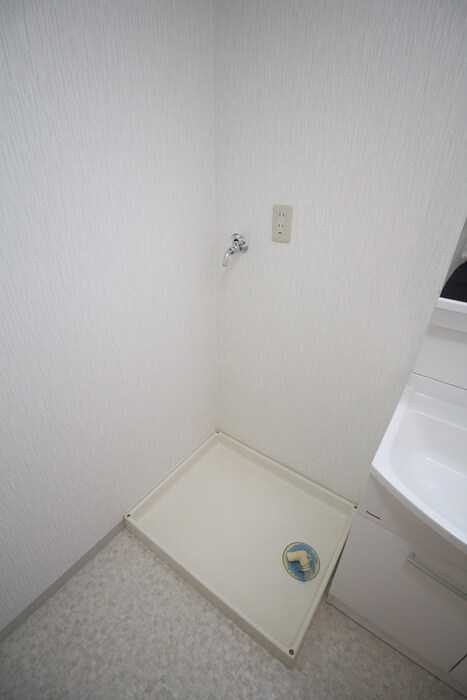 物件内観写真11　(洗濯機置場)