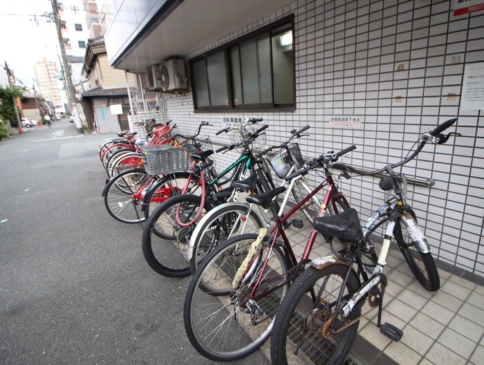 物件外観写真3　(駐輪場)