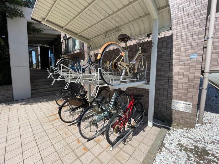 物件外観写真6　(駐輪場)