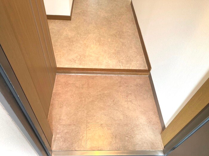 物件内観写真17　(玄関)