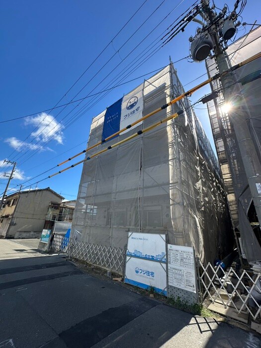 物件外観写真1　(建築中)