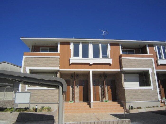 物件外観写真3　(エントランス部分)