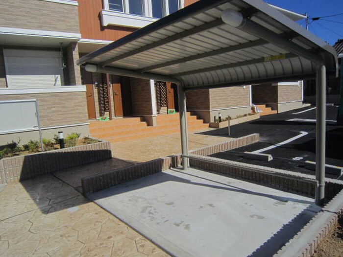 物件外観写真4　(駐輪場)