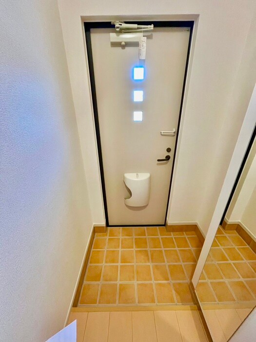 物件内観写真21　(玄関)