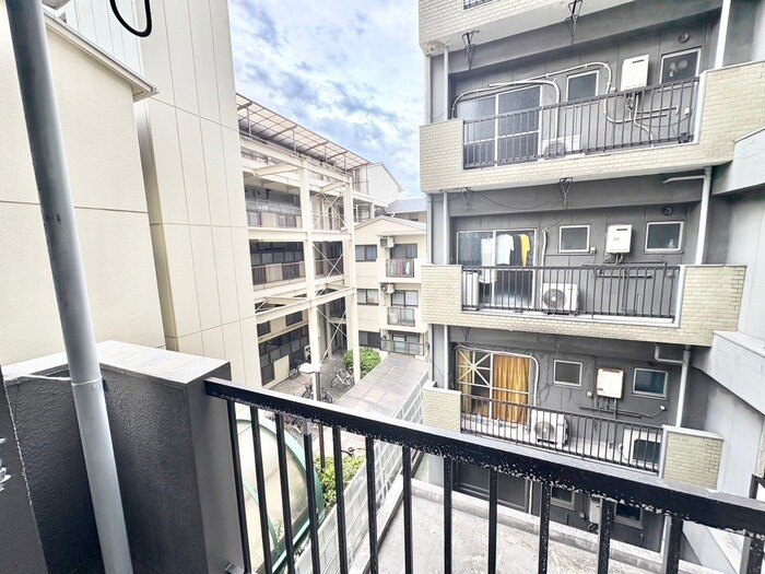 物件内観写真21　(室内からの展望)