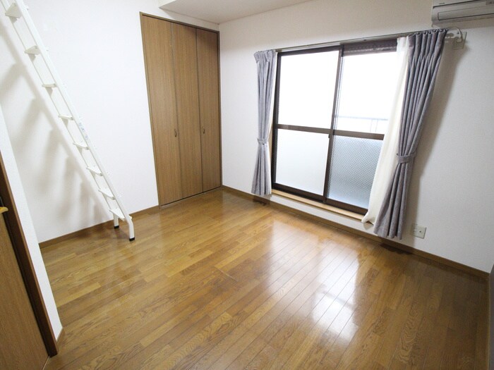 物件内観写真6　(室内からの展望)