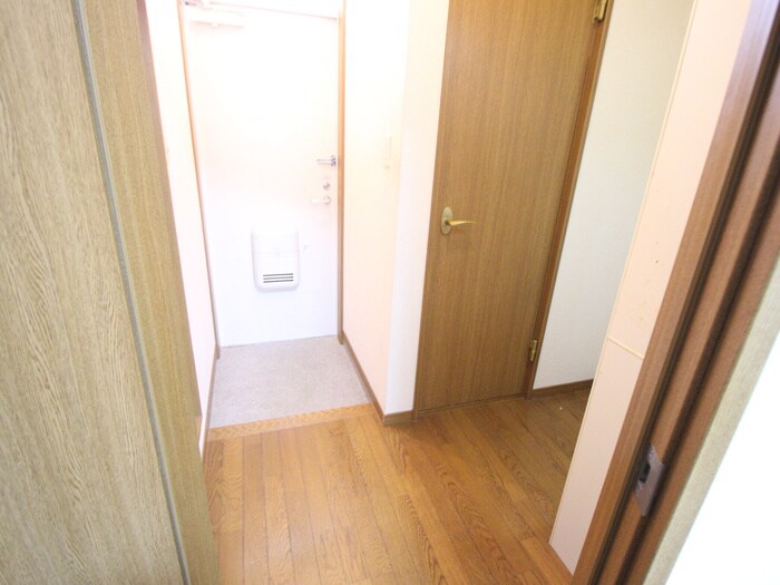 物件内観写真12　(廊下)