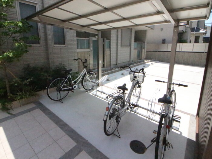 物件外観写真5　(駐輪場)