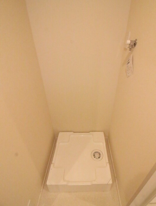 物件内観写真12　(洗濯機置場)