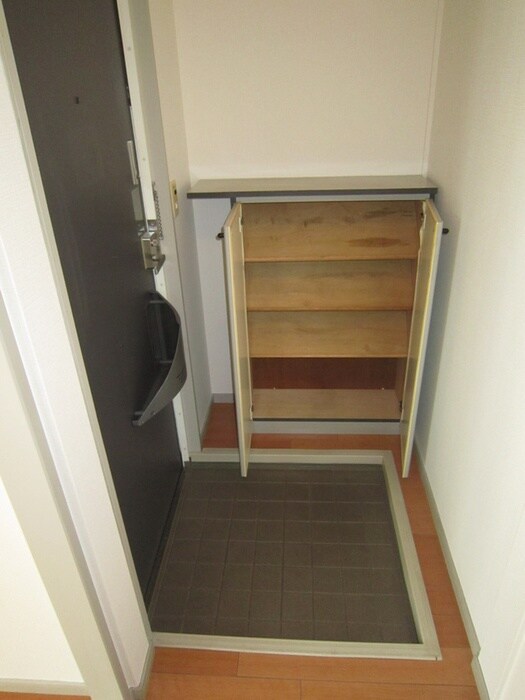 物件内観写真13　(玄関)