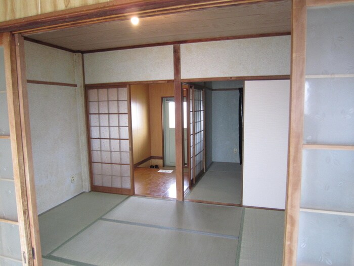 物件内観写真8　(居室)