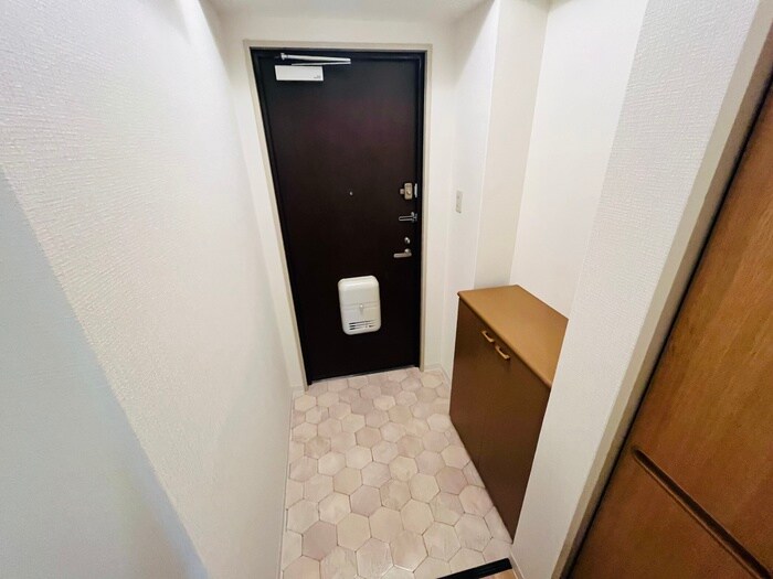 物件内観写真14　(玄関)