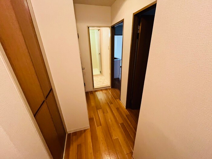 物件内観写真16　(廊下)