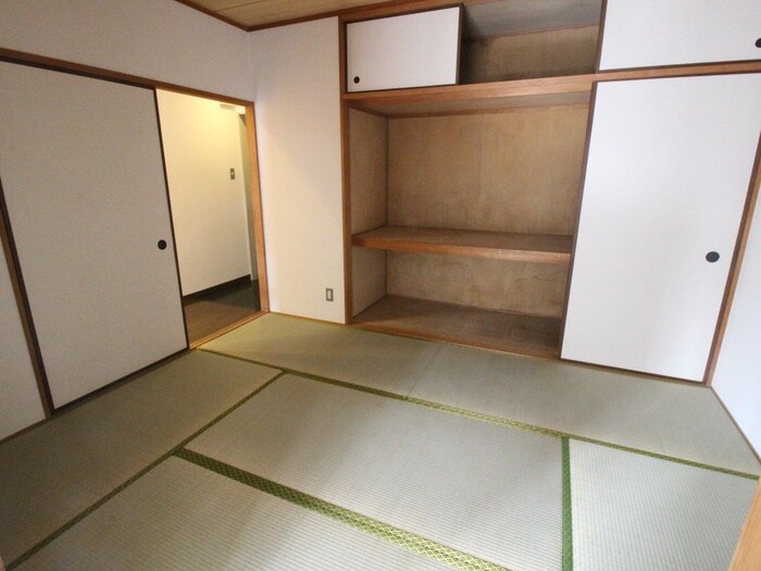 物件内観写真12　(収納)