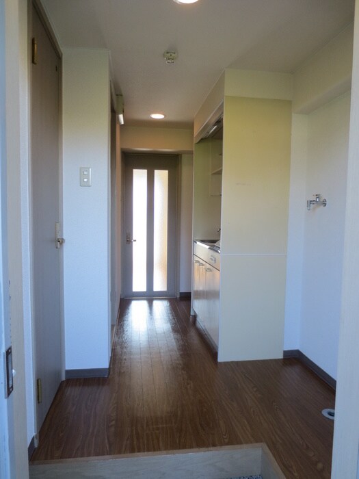 物件内観写真7　(玄関)