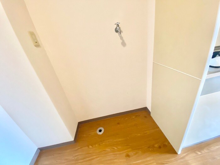 物件内観写真18　(洗濯機置場)