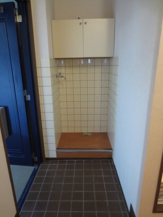 物件内観写真4　(玄関)