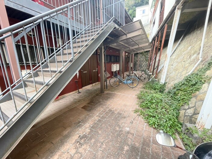 物件外観写真6　(駐輪場)