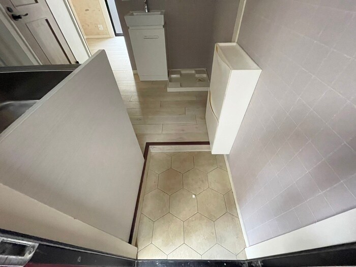 物件内観写真16　(玄関)