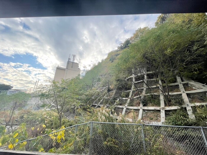 物件内観写真17　(室内からの展望)