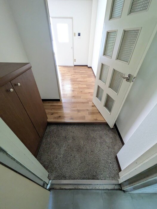 物件内観写真17　(玄関)