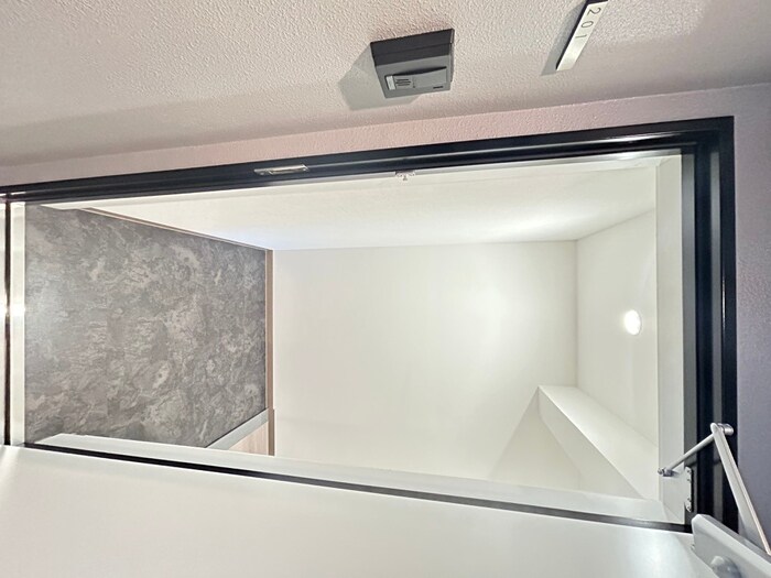 物件内観写真15　(玄関)