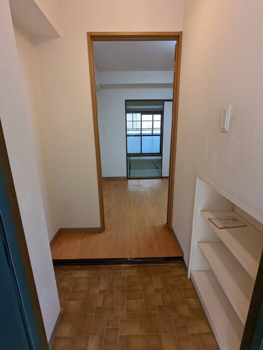 物件内観写真7　(玄関)