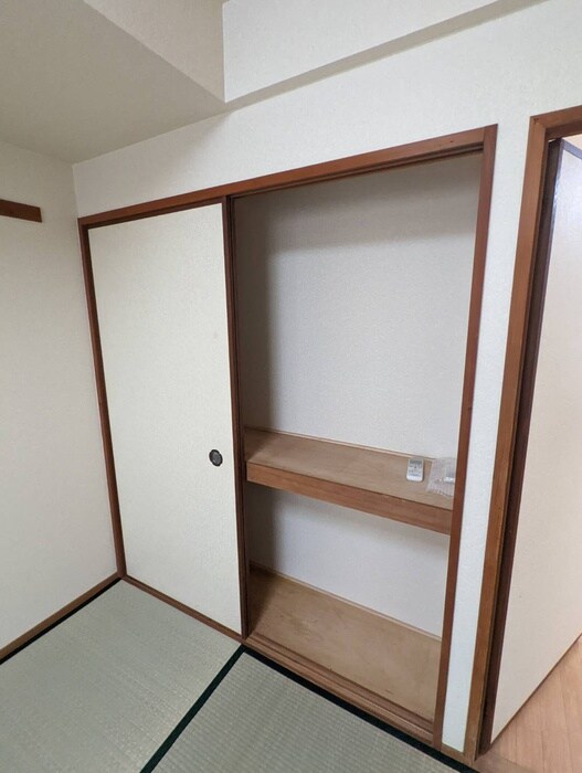 物件内観写真12　(収納)