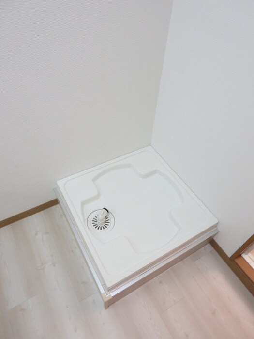 物件内観写真14　(洗濯機置場)