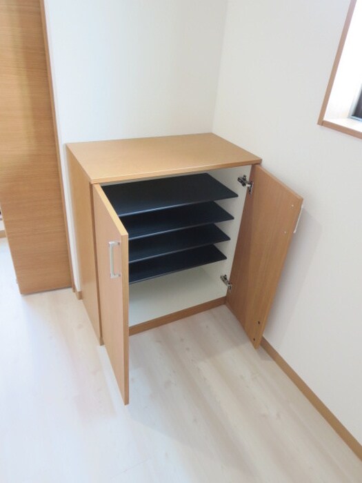 物件内観写真15　(靴箱)