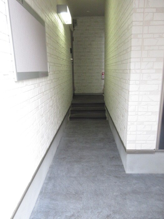 物件外観写真5　(エントランス部分)