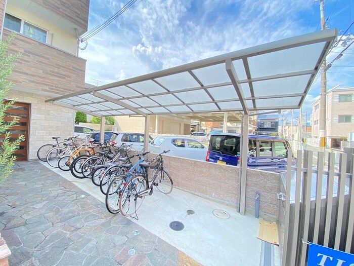 物件外観写真5　(駐輪場)