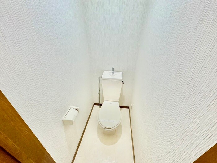 物件内観写真8　(トイレ)