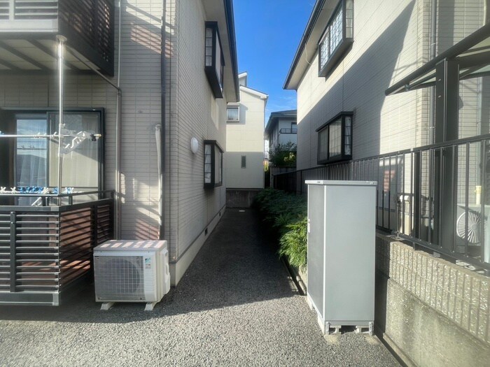 物件外観写真5　(エントランス部分)