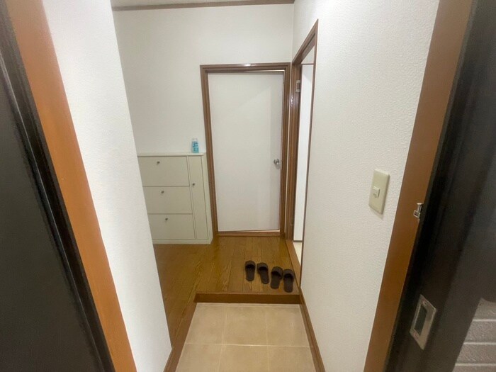 物件内観写真14　(玄関)