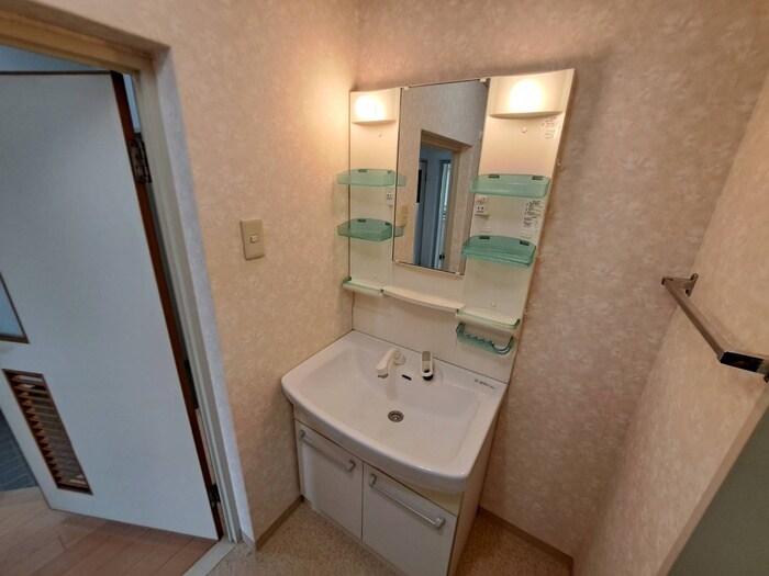 物件内観写真11　(洗面)