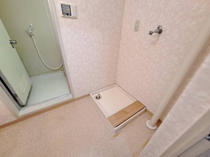 物件内観写真17　(洗濯機置場)