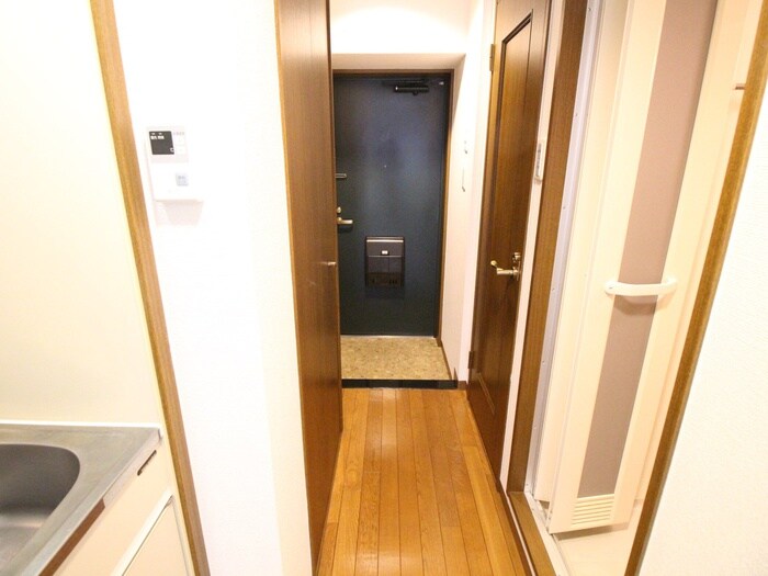 物件内観写真17　(廊下)
