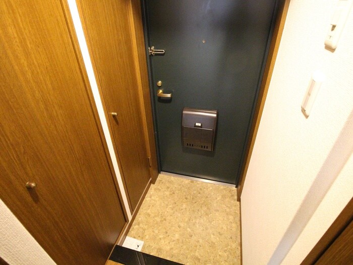 物件内観写真18　(玄関)