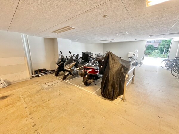 バイク置き場