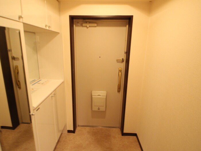 物件内観写真7　(玄関)