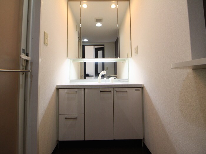 物件内観写真12　(洗面)