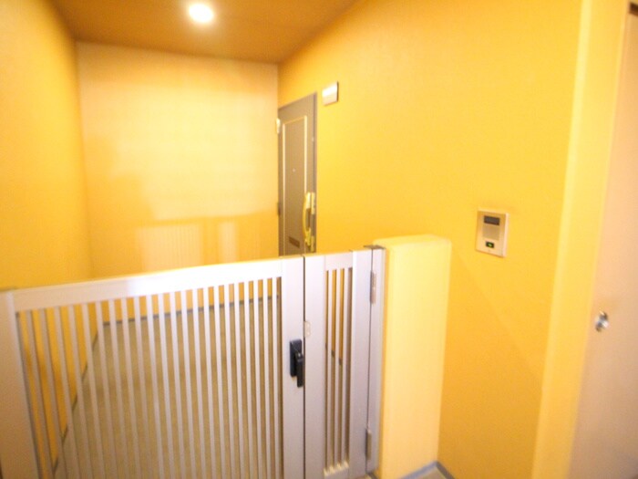 物件内観写真14　(玄関)