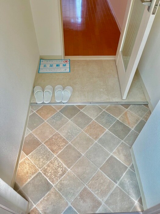 物件内観写真7　(玄関)