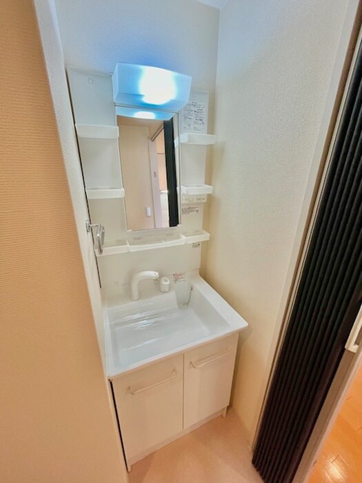 物件内観写真9　(洗面)