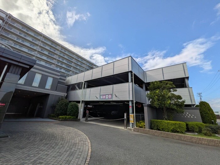 物件外観写真4　(駐車場)