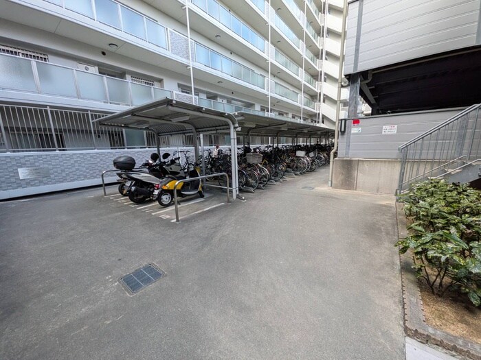 物件外観写真5　(駐輪場)